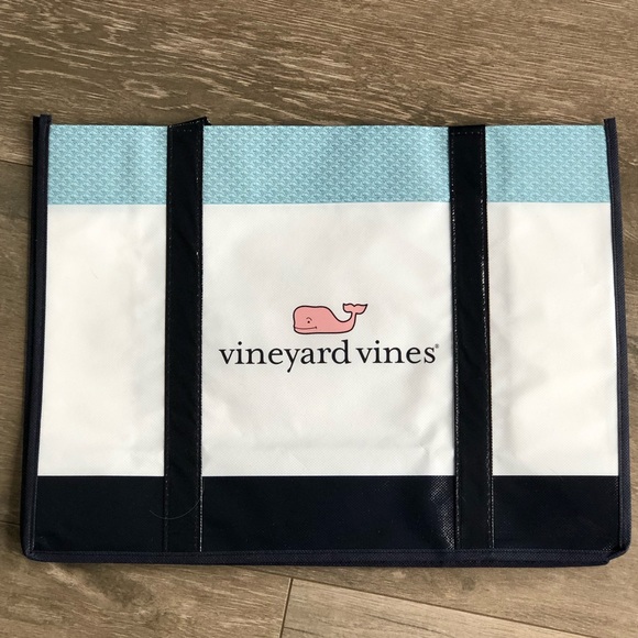Vineyard Vines Handbags - Vineyard Vines Shopper